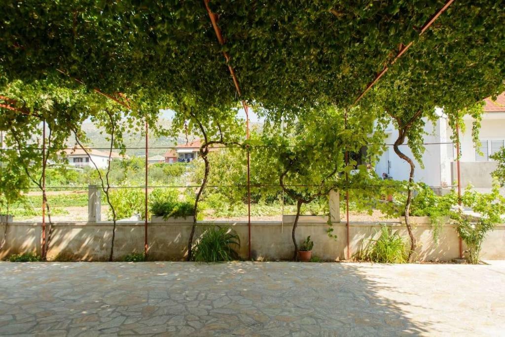 Ivana Trogir Exterior foto